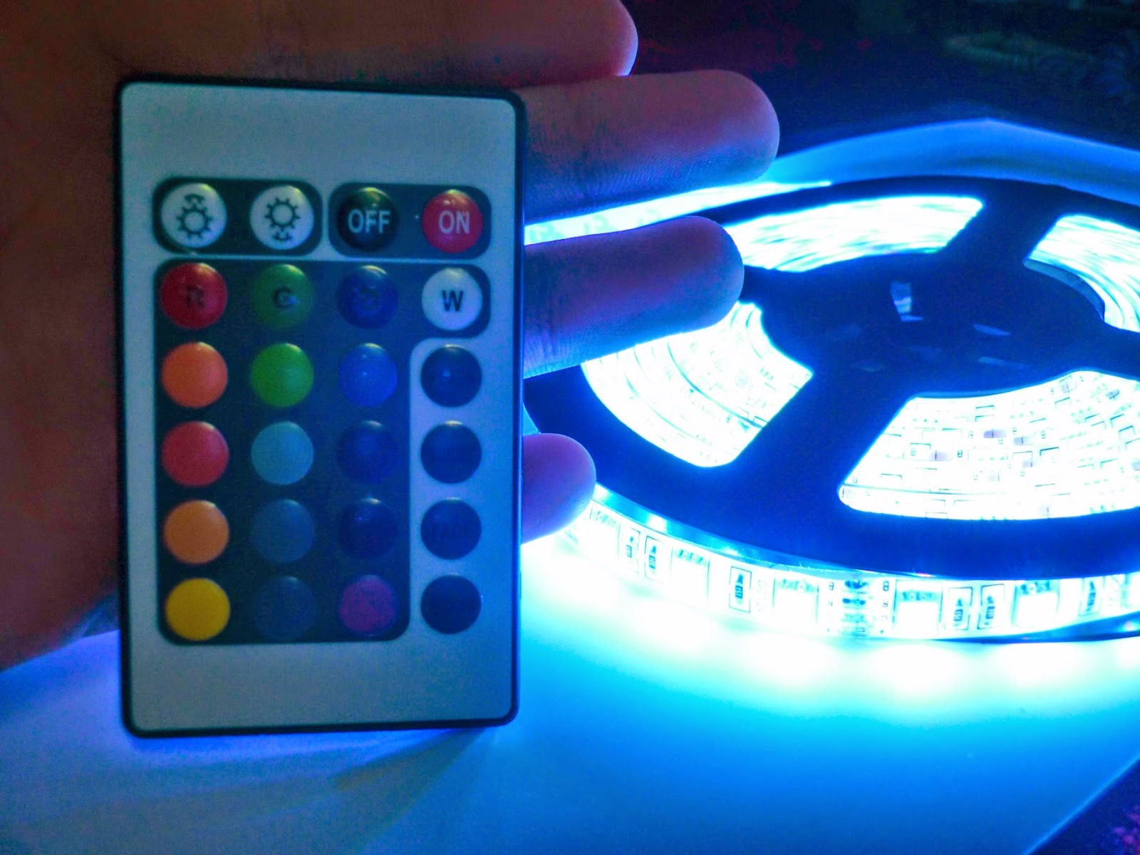LED Strip لمض ليد شريط لمبات ليد للديكور LED LED Strip لمض ليد شريط لمبات ليد للديكور LED